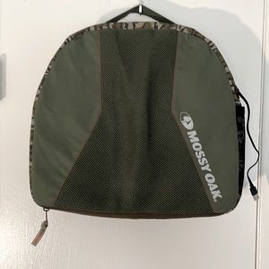 Mossy Oak Portable heated seat cushion.